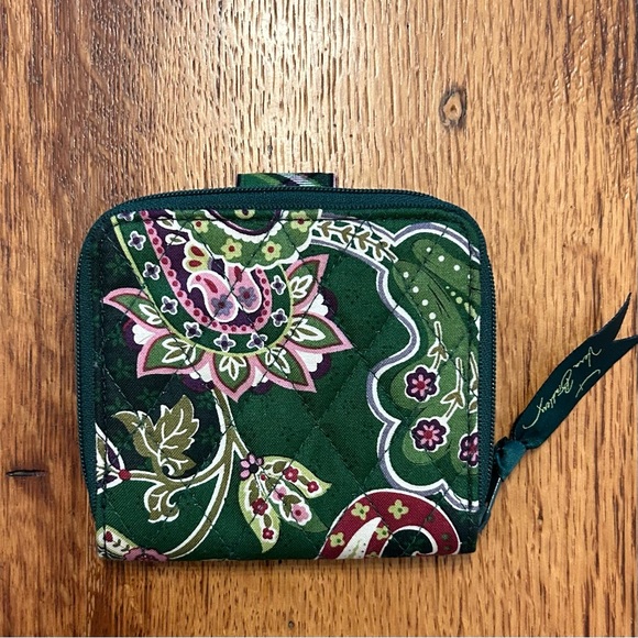Vera Bradley Bifold Wallet Zippered Coin Button Enclosure Chelsea Green Floral - Picture 3 of 5
